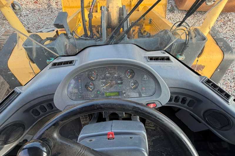 OmecoHub - Immagine KOMATSU WA380-6